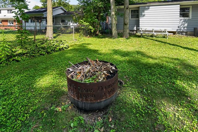 2410 Rossiter Place, Lansing, MI 48911