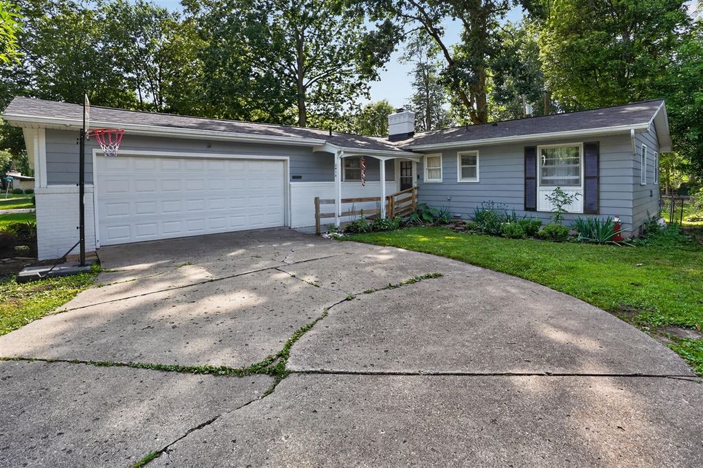 2410 Rossiter Place, Lansing, MI 48911