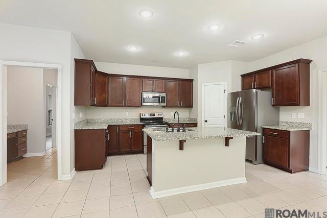 18317 Sunset Park Dr, Prairieville, LA 70769