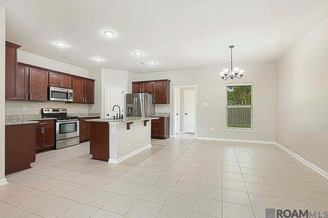 18317 Sunset Park Dr, Prairieville, LA 70769