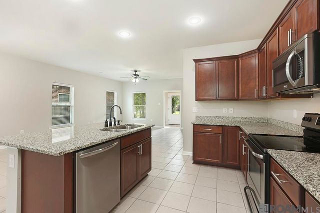 18317 Sunset Park Dr, Prairieville, LA 70769