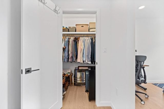 457 W Broadway 301, Boston, MA 02127
