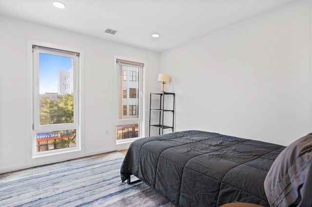 457 W Broadway 301, Boston, MA 02127