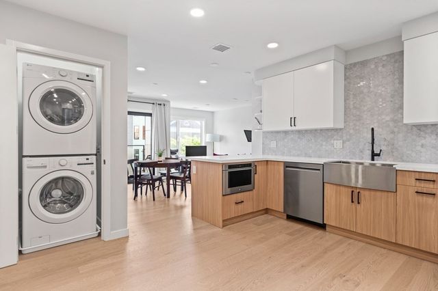 457 W Broadway 301, Boston, MA 02127