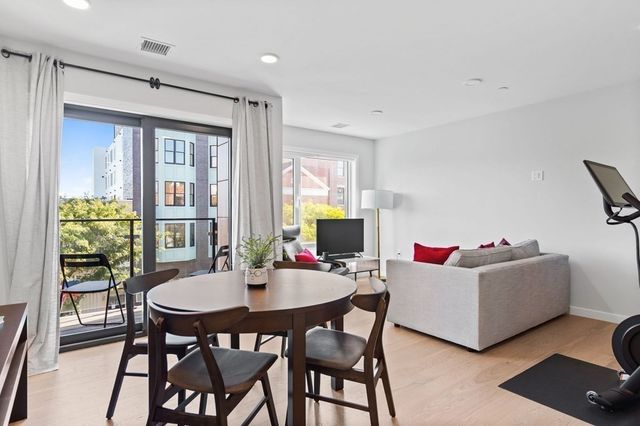 457 W Broadway 301, Boston, MA 02127