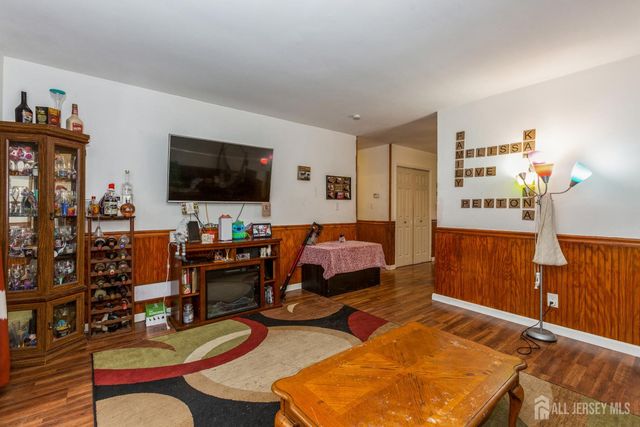 332 ernston Road, Parlin, NJ 08859