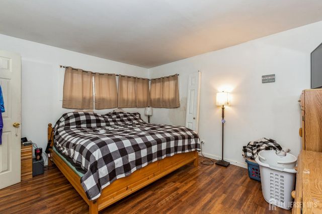 332 ernston Road, Parlin, NJ 08859