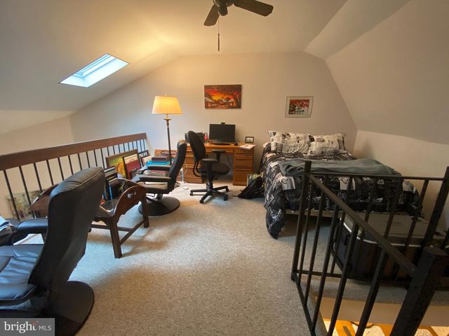 240 VALLEY STREAM LN, Chesterbrook, PA 19087