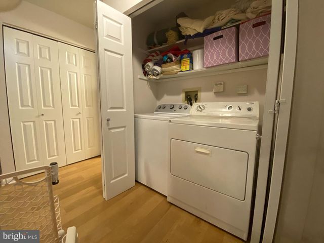 240 VALLEY STREAM LN, Chesterbrook, PA 19087