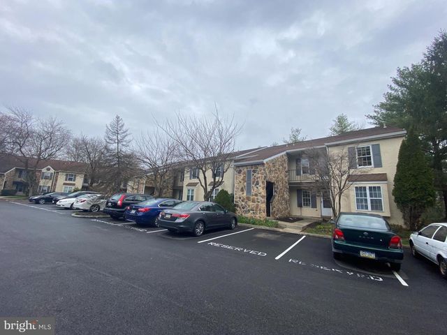 240 VALLEY STREAM LN, Chesterbrook, PA 19087