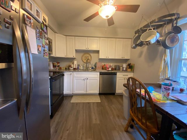 240 VALLEY STREAM LN, Chesterbrook, PA 19087