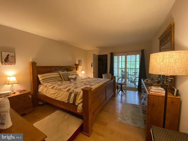 240 VALLEY STREAM LN, Chesterbrook, PA 19087