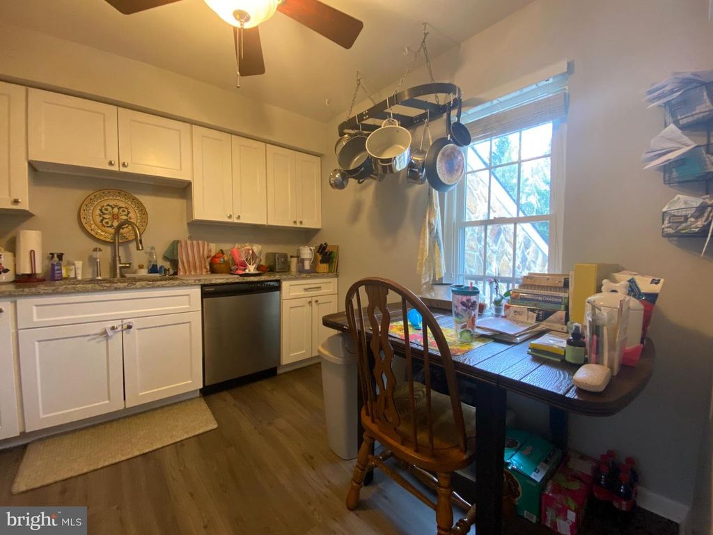 240 VALLEY STREAM LN, Chesterbrook, PA 19087