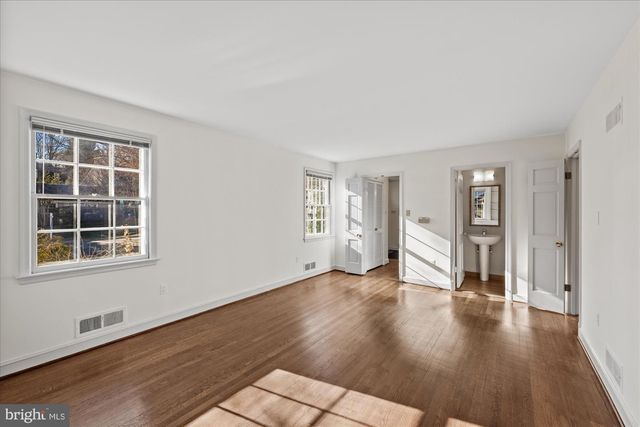 4238 50TH ST NW, Washington, DC 20016