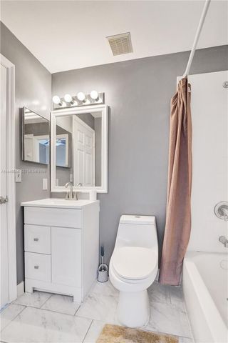 4183 Crystal Lake Dr, Deerfield Beach, FL 33064