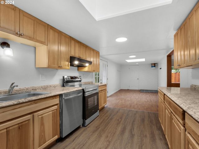 82461 MAPLE Rd, Seaside, OR 97138