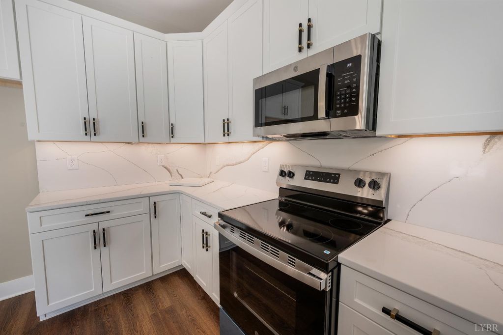 Image 10 of property listing at 61 Luke Court, Rustburg, VA 24588