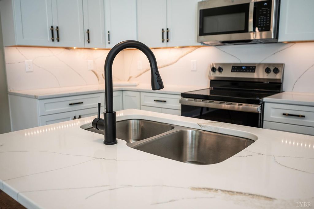 Image 9 of property listing at 61 Luke Court, Rustburg, VA 24588