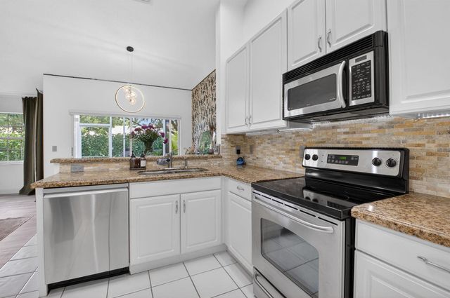 17257 Boca Club Boulevard Apt 5, Boca Raton, FL 33487