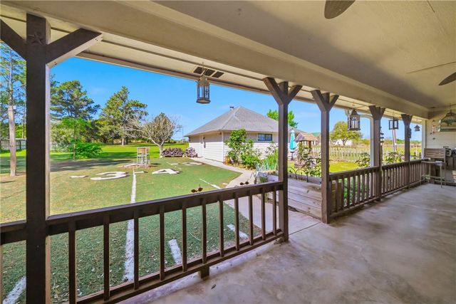 1152 McNutt Road, Franklin, TX 77856