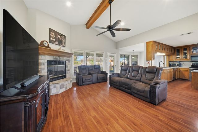 1152 McNutt Road, Franklin, TX 77856