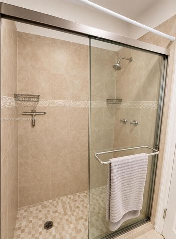 1841 NW 113th Ave, Pembroke Pines, FL 33026