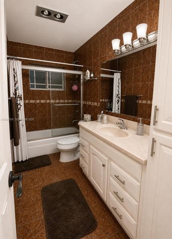 1841 NW 113th Ave, Pembroke Pines, FL 33026