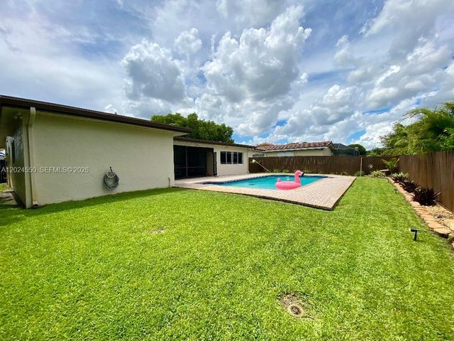 1841 NW 113th Ave, Pembroke Pines, FL 33026
