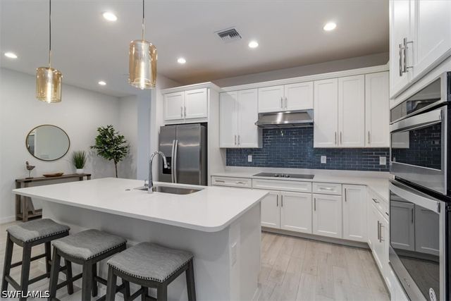 13021 Pembroke DR, Naples, FL 34105