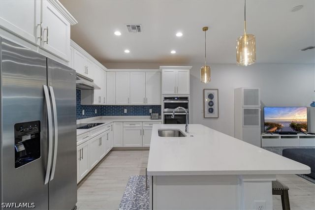 13021 Pembroke DR, Naples, FL 34105