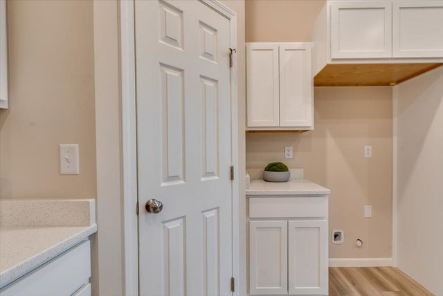 2431 S Wheatland Ct, Wichita, KS 67235