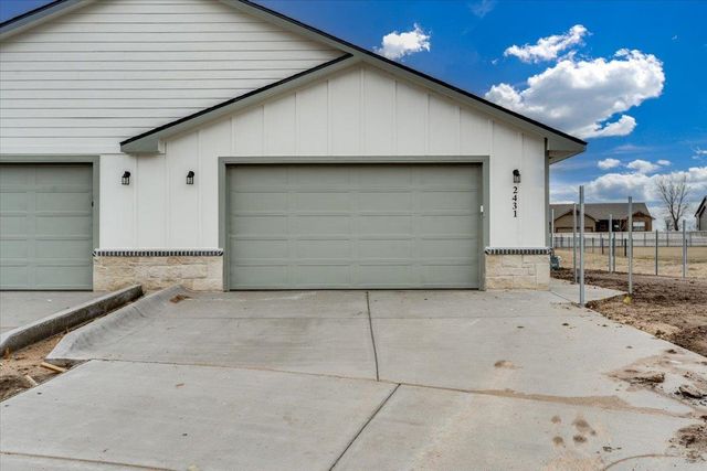2431 S Wheatland Ct, Wichita, KS 67235