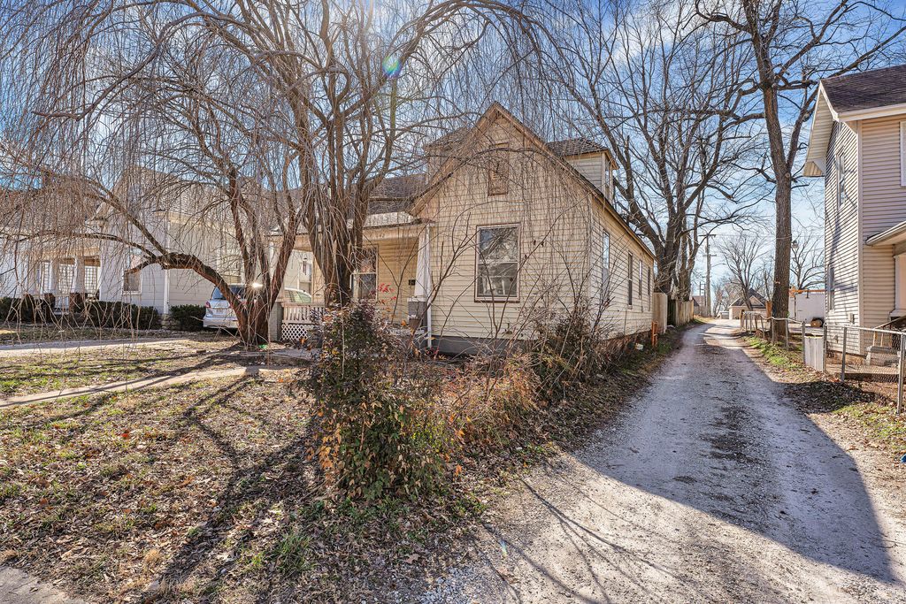 642 W Nichols Street, Springfield, MO 65802