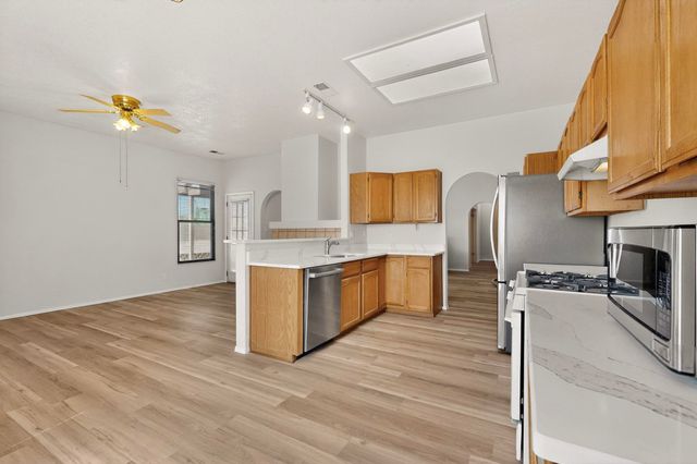 6200 Apache Plume Road NE, Rio Rancho, NM 87144
