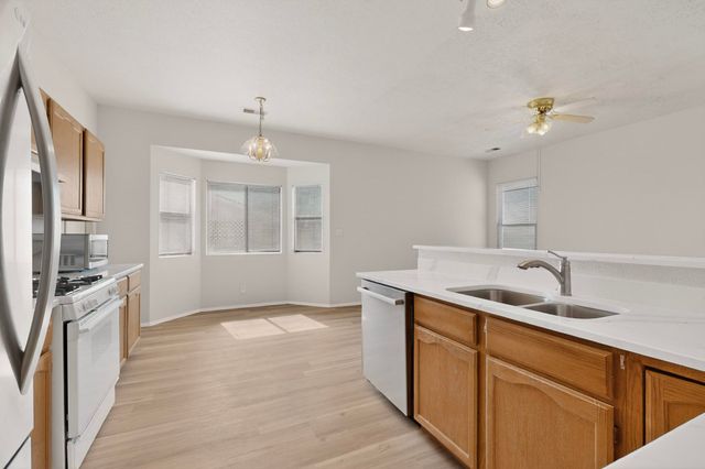 6200 Apache Plume Road NE, Rio Rancho, NM 87144