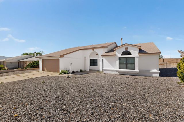 6200 Apache Plume Road NE, Rio Rancho, NM 87144