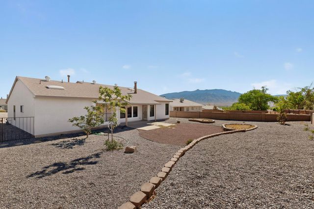 6200 Apache Plume Road NE, Rio Rancho, NM 87144
