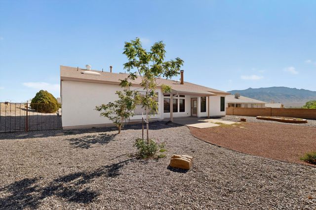 6200 Apache Plume Road NE, Rio Rancho, NM 87144