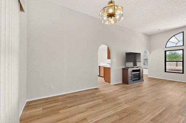 6200 Apache Plume Road NE, Rio Rancho, NM 87144