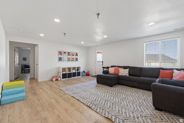 5212 W COURTLY LN, Herriman, UT 84096