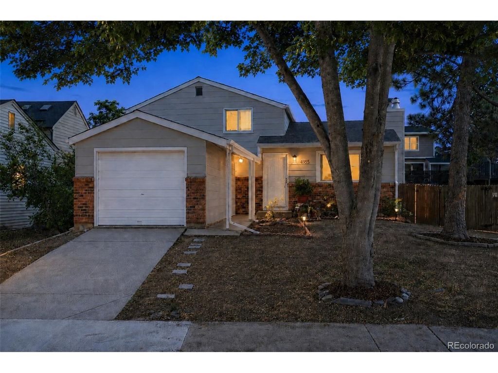 4955 S Quintero Cir, Aurora, CO 80015