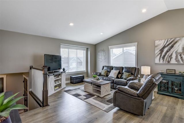 896 Glacier Drive, Altoona, WI 54720