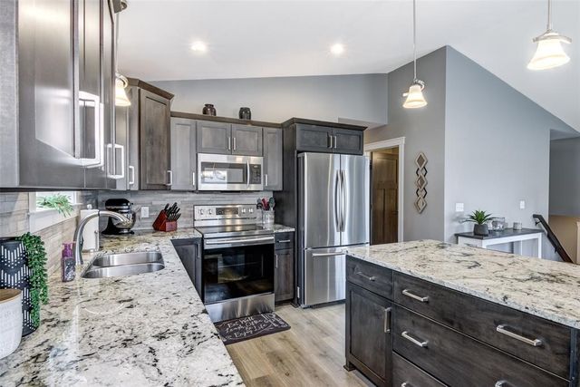896 Glacier Drive, Altoona, WI 54720