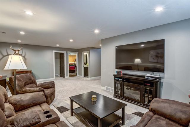 896 Glacier Drive, Altoona, WI 54720