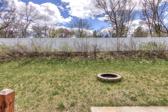 896 Glacier Drive, Altoona, WI 54720