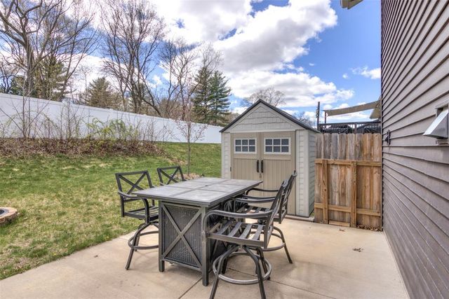 896 Glacier Drive, Altoona, WI 54720