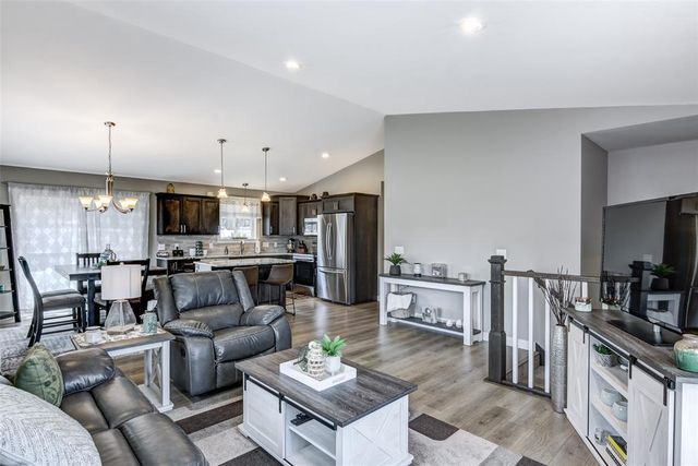 896 Glacier Drive, Altoona, WI 54720