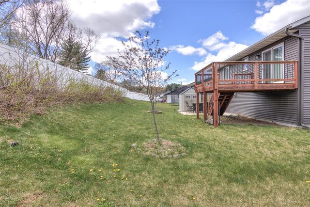 896 Glacier Drive, Altoona, WI 54720