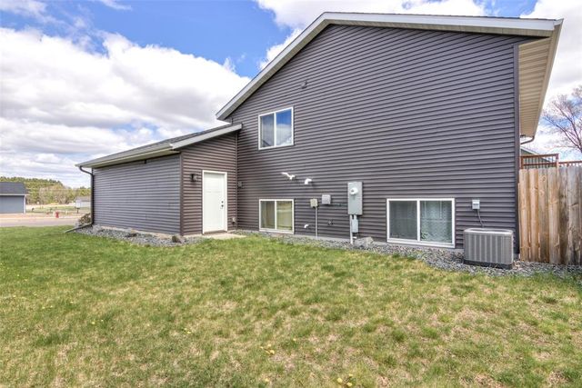 896 Glacier Drive, Altoona, WI 54720