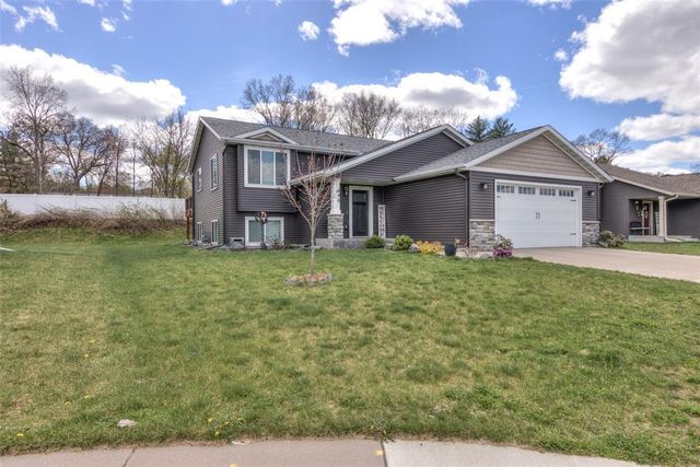 896 Glacier Drive, Altoona, WI 54720